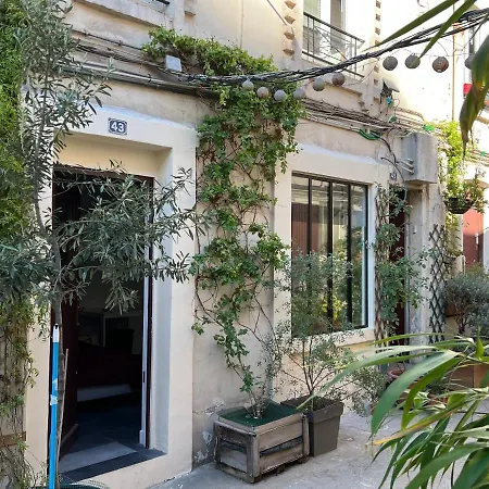 Apartment Cite Pilleux - Cozy In A Private Lane Paris
