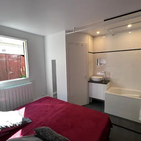 Apartment Cite Pilleux - Cozy In A Private Lane Paris
