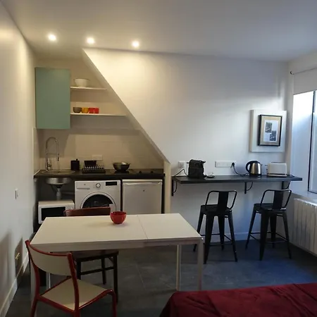 Cite Pilleux - Cozy In A Private Lane *